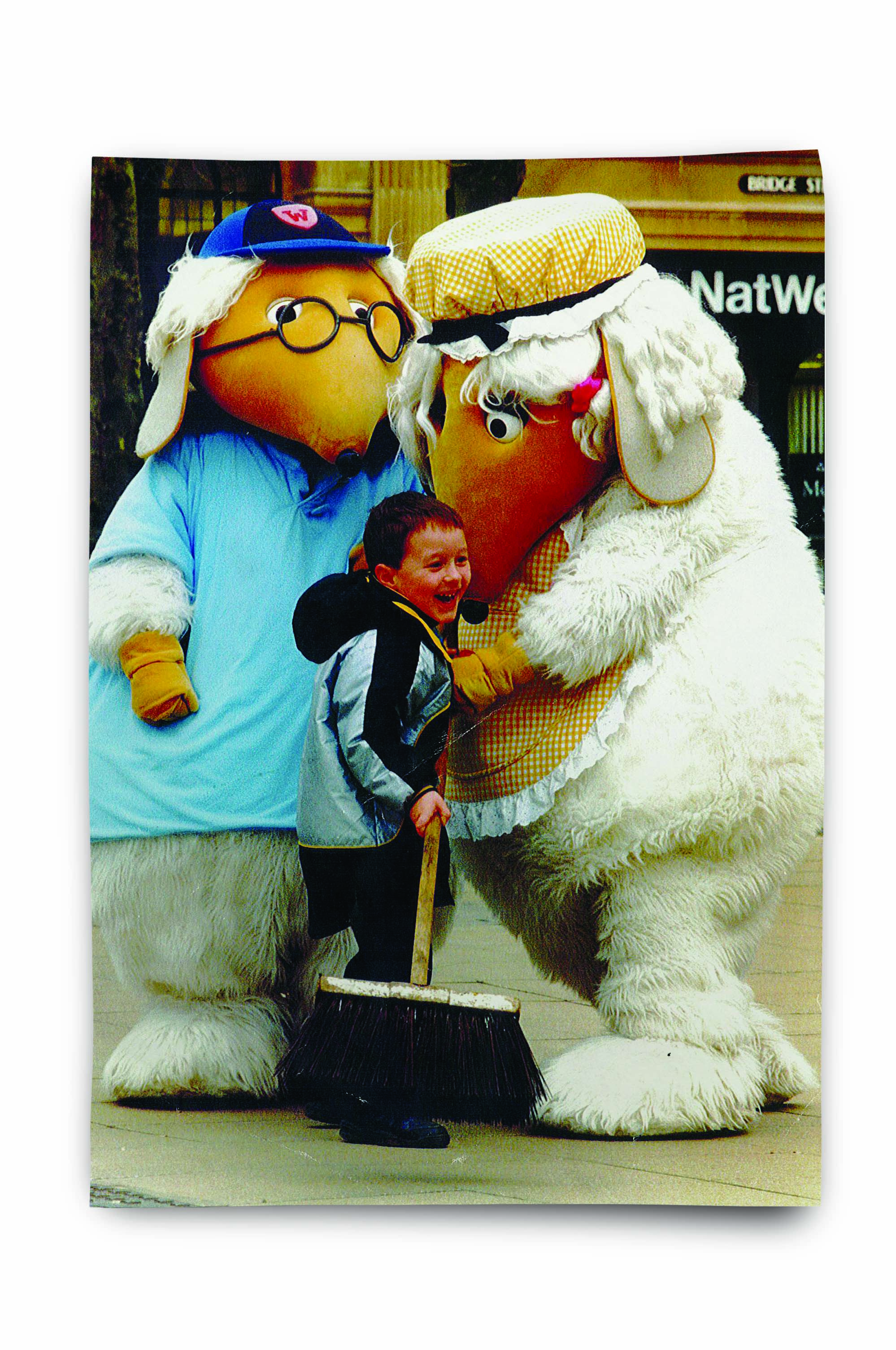 An image of two people in Wombles costumes on National Spring Clean Day 1989